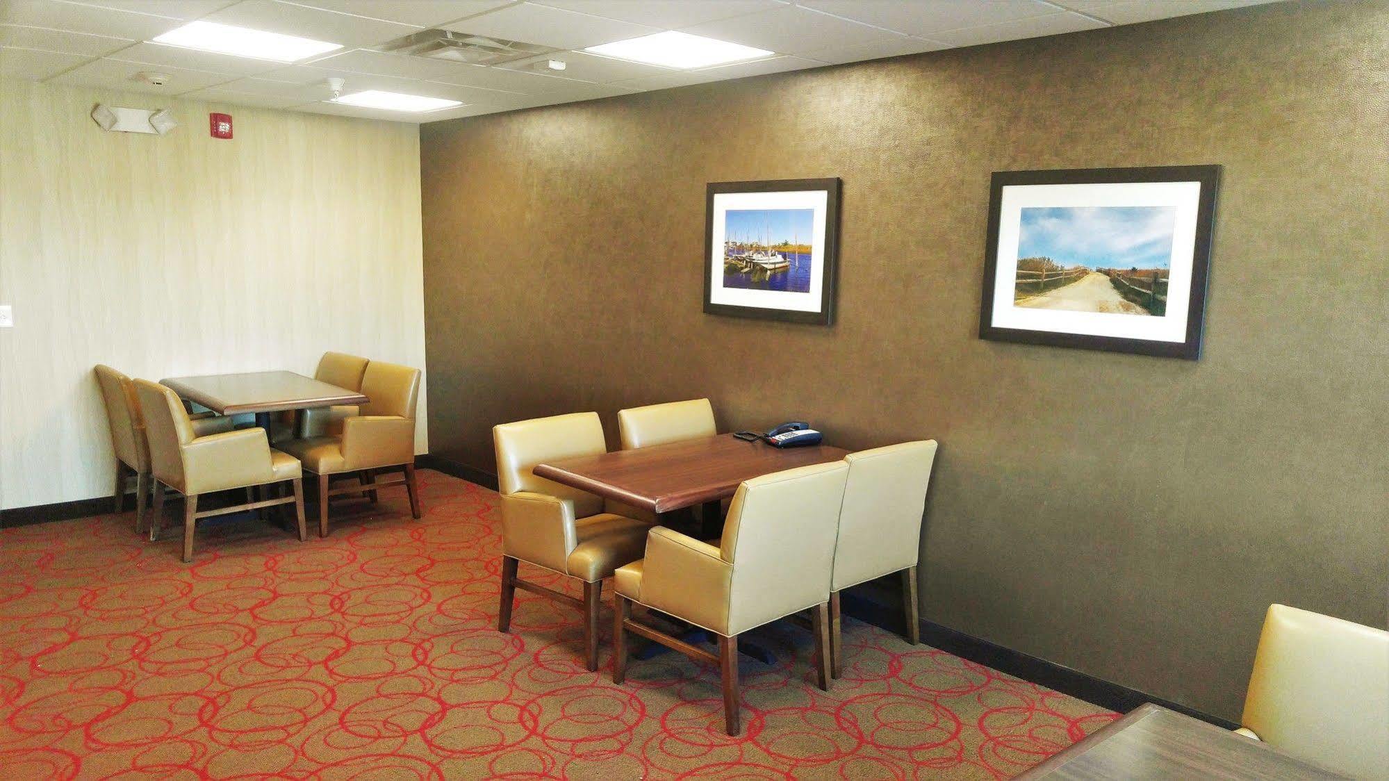 Inn At Hunters Run Watford City Eksteriør billede